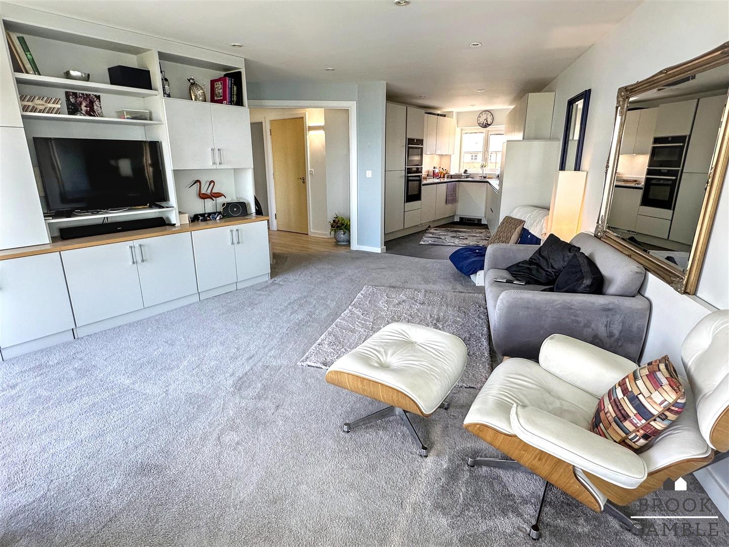 2 Bedroom Apartment - Purpose Built. 12 San Diego Way in Eastbourne,  13